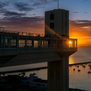 Elevador Lacerda com vista para Bahia de Todos os Santos, Salvador, Bahia
